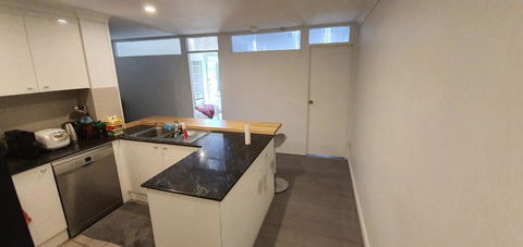 Private Modern Room - Plaza Building- In City Centre! - Accommodation Port Macquarie 3