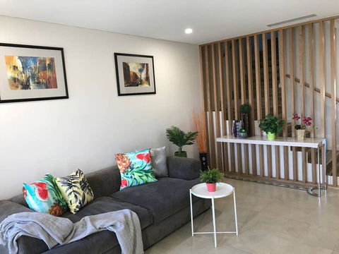Private Room In Modern, Comfortable Home Stay - Accommodation Port Macquarie 0