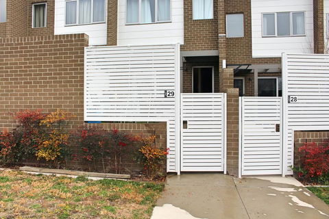 Private Room, Awesome Amenities - Molonglo Valley - Accommodation Port Macquarie 1