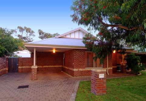 Prowse Pad - Accommodation Port Macquarie 0