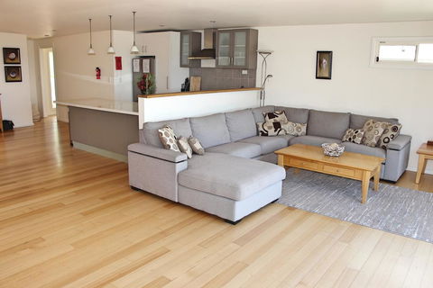 Quarterdeck Apartment - Accommodation Port Macquarie 1