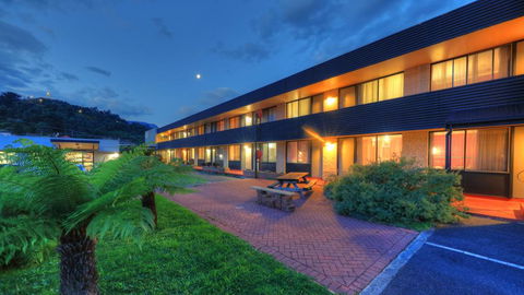 Queenstown Motor Lodge - Accommodation Port Macquarie 1