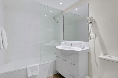 Quest On Story Bridge - Accommodation Port Macquarie 2