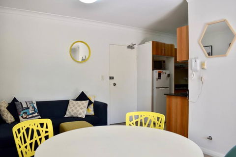 Quiet 1 Bedroom Flat In Concord - Accommodation Port Macquarie 1