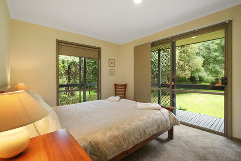 Rail Trail Cottage - BRIGHT - Accommodation Port Macquarie 1