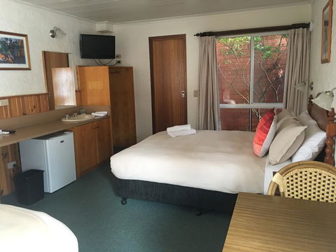Railway Motel Myrtleford - Accommodation Port Macquarie 1
