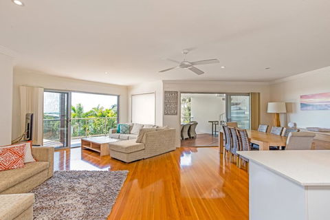 Rainbow Towers 2 - Rainbow Beach, High On The Hill, Panoramic Views, Wi-Fi - Accommodation Port Macquarie 3