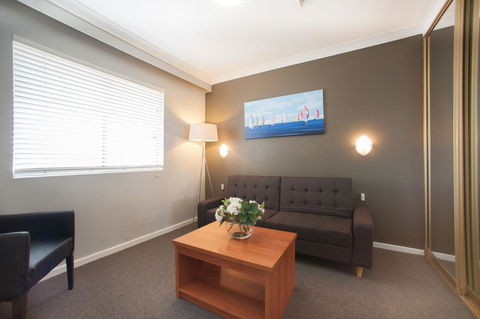 Ramada Hotel & Suites By Wyndham Cabramatta - Accommodation Port Macquarie 1