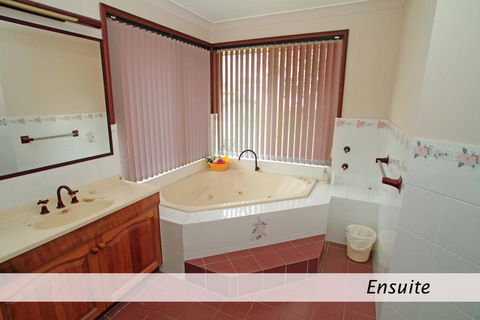 Ray Of Sunshine - Waterfront Reserve - Accommodation Port Macquarie 3