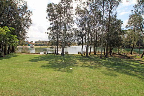 Ray Of Sunshine - Waterfront Reserve - Accommodation Port Macquarie 0