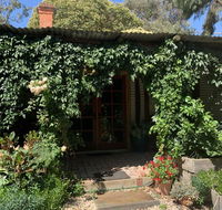 Red Hill Cottage - Accommodation Port Macquarie
