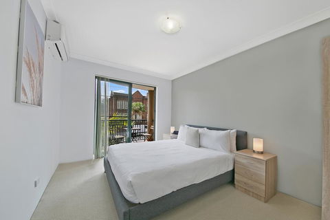 REDFERN 3 BEDROOM APARTMENT FREE PARKING WALK TO CENTRAL STATION NRE187 - Accommodation Port Macquarie 3