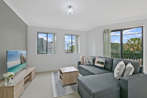 REDFERN 3 BEDROOM APARTMENT FREE PARKING WALK TO CENTRAL STATION NRE187 - Accommodation Port Macquarie 0
