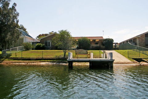 Relax And Enjoy The River - Accommodation Port Macquarie 1