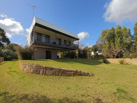 Relax Where The River Meets The Ocean - Accommodation Port Macquarie 0