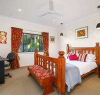 Relaxing Queen Sized Room With En-Suite - Accommodation Port Macquarie