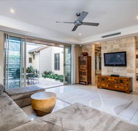 Resort Living with Private Pool sleeps 8 - Accommodation Port Macquarie
