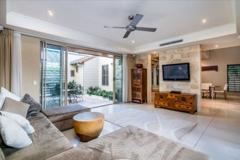 Resort Living With Private Pool Sleeps 8 - Accommodation Port Macquarie 0