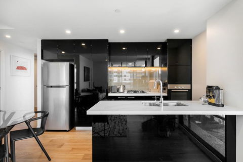 Resort-style Apartment With Balcony, Pool And Gym - Accommodation Port Macquarie 3