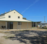 RETRO FUNNY FARM - Accommodation Port Macquarie