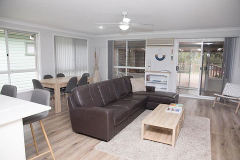 Riverside Haven - Boating, Fishing, Beach, Cafes In Walking Range - Accommodation Port Macquarie 2