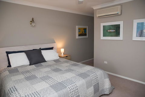 Riverside Haven - Boating, Fishing, Beach, Cafes In Walking Range - Accommodation Port Macquarie 3