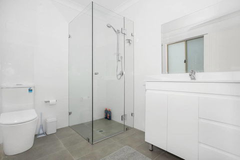 Riverwood Bright 3 Bedroom House With Parking - Accommodation Port Macquarie 2