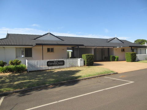 Riviera Executive Suites - Accommodation Port Macquarie 0