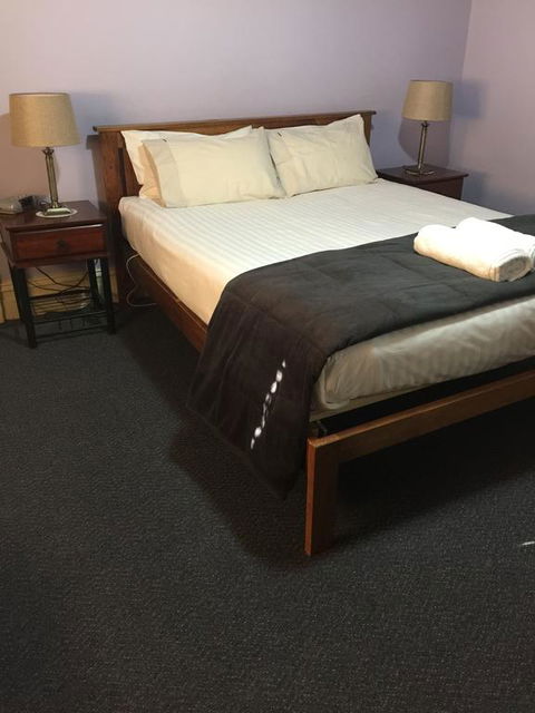 Rochester Wine Tavern - Accommodation Port Macquarie 0