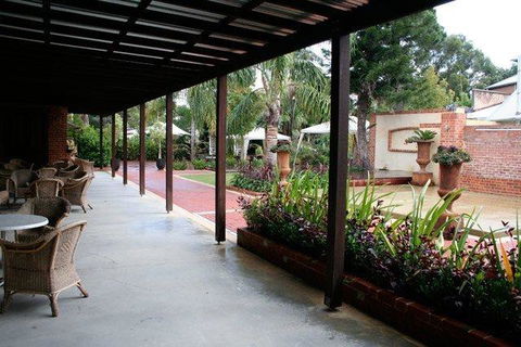 Rose & Crown Hotel - Accommodation Port Macquarie 3