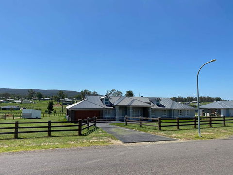 Rosehill Vines - Accommodation Port Macquarie 2
