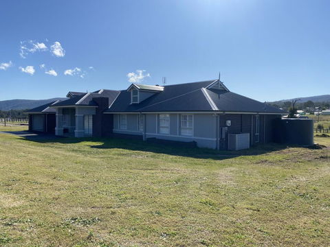 Rosehill Vines - Accommodation Port Macquarie 0