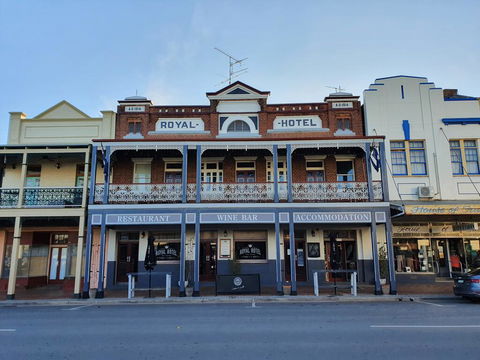 Royal Hotel - Accommodation Port Macquarie 0