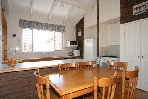 Safety Bay Guest House - Accommodation Port Macquarie 2