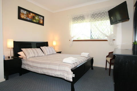 Safety Bay Guest House - Accommodation Port Macquarie 1