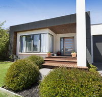 SAFETY BEACH ENTERTAINER - Accommodation Port Macquarie