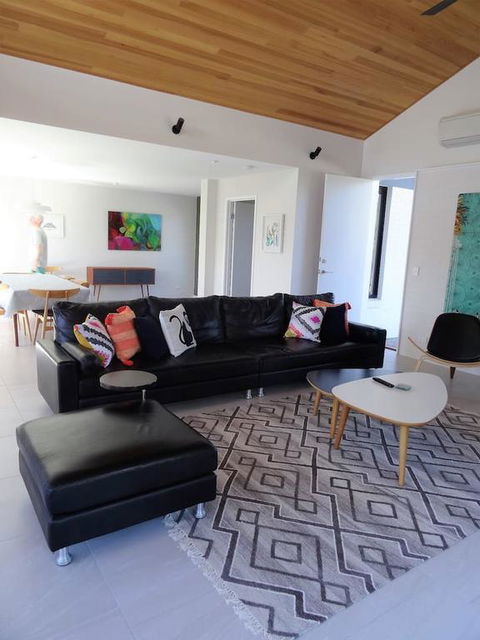 Salty Lark Beach House - Accommodation Port Macquarie 3