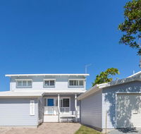 Sandpiper Beach Front House - Accommodation Port Macquarie