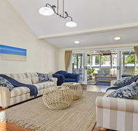 Sandy Shores - character charm outdoor spa - Accommodation Port Macquarie