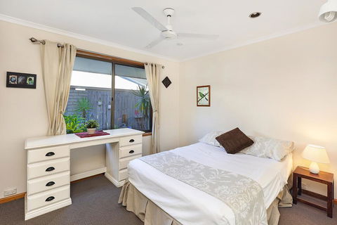 SCHMAN55-WATERFRONT, RESORT-STYLE ENTERTAINER - Accommodation Port Macquarie 3