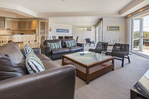 SEA GRANGE - MORNINGTON - Accommodation Port Macquarie 3