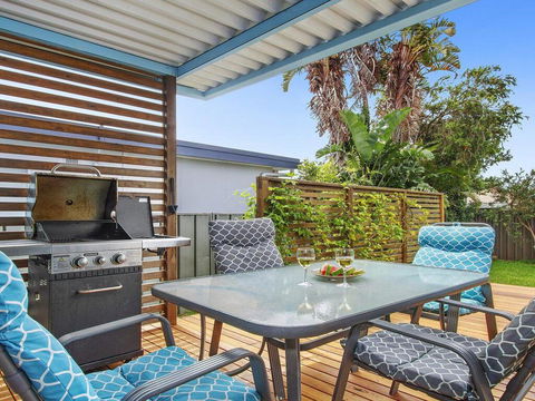 Sea Shack - Renovated 1950's Beach House - Accommodation Port Macquarie 0