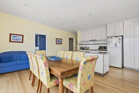 SEA SPECTACULAR - Seconds From The Beach! - Accommodation Port Macquarie 3