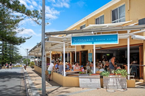 Seabreeze Beach Hotel - Accommodation Port Macquarie 0