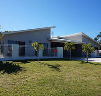 Seadaze 1 - Rainbow Beach Gorgeous unit close to the beach Aircon Pool - Accommodation Port Macquarie