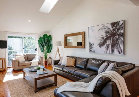 Seagrass House - Modern North Avoca Oasis - Accommodation Port Macquarie 0