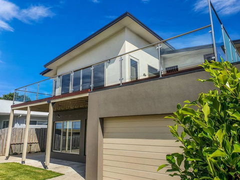 SEAL HAVEN - Centrally Located, Modern Home - Accommodation Port Macquarie 0