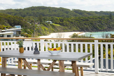 Seal Rocks Beach House ....Sugarloaf - Accommodation Port Macquarie 2
