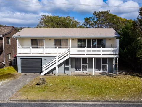 Seaview Getaway - Accommodation Port Macquarie 0