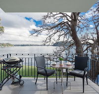 Serene And Stylish Harbourside Apartment - Accommodation Port Macquarie